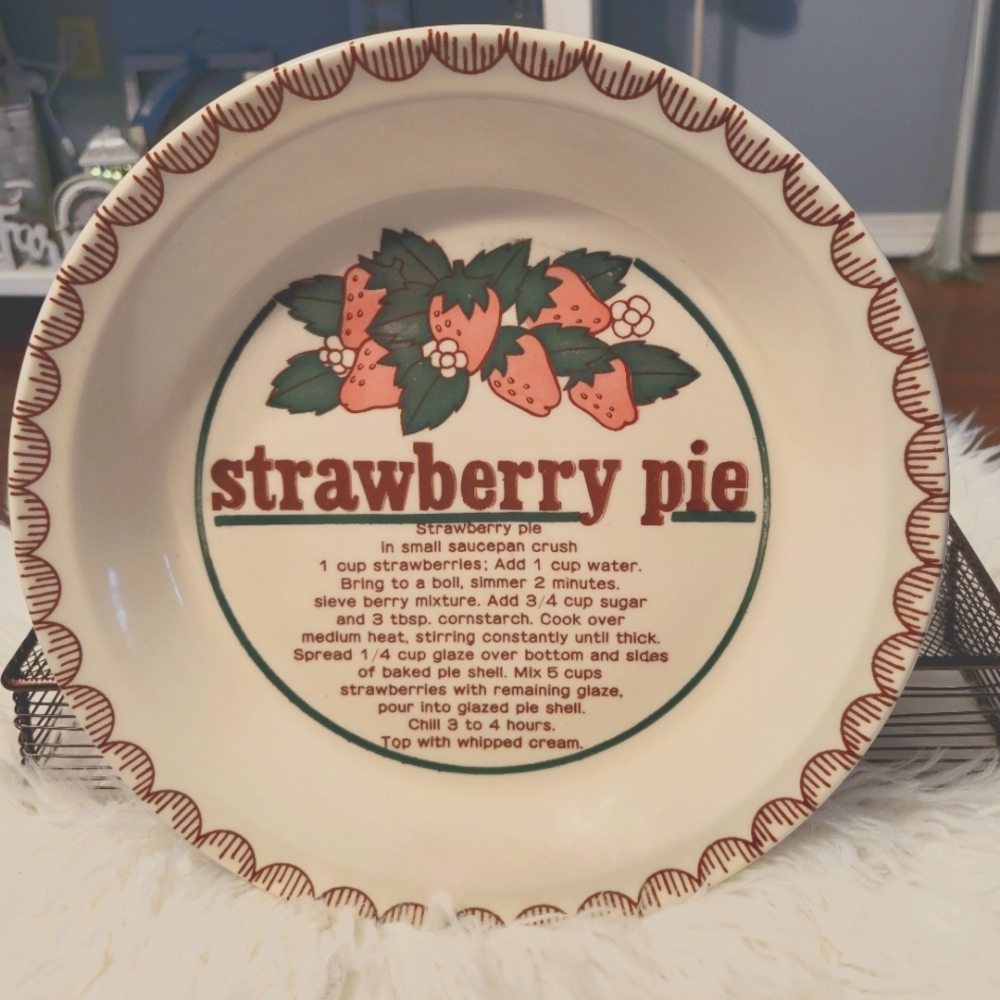 Vintage Mount Clemens Strawberry Pie Plate with Recipe, Made in Japan - Picture 6 of 7